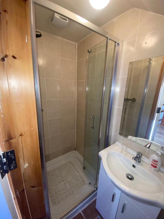 Вілла Connemara Chalet Голвей Екстер'єр фото